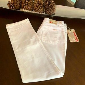 White “Vitamina Jeans” designer NWT Straight leg 🟢